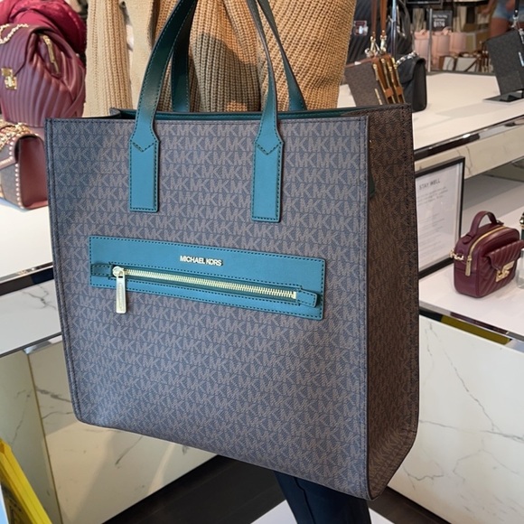 MICHAEL KORS KENLY LARGE NS GRAPHIC LOGO TOTE SATCHEL SHOULDER BAG
MK SIGNATURE - Picture 3 of 16